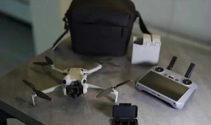 DJI Mini 4 Pro - kompletní sada + příslušenství