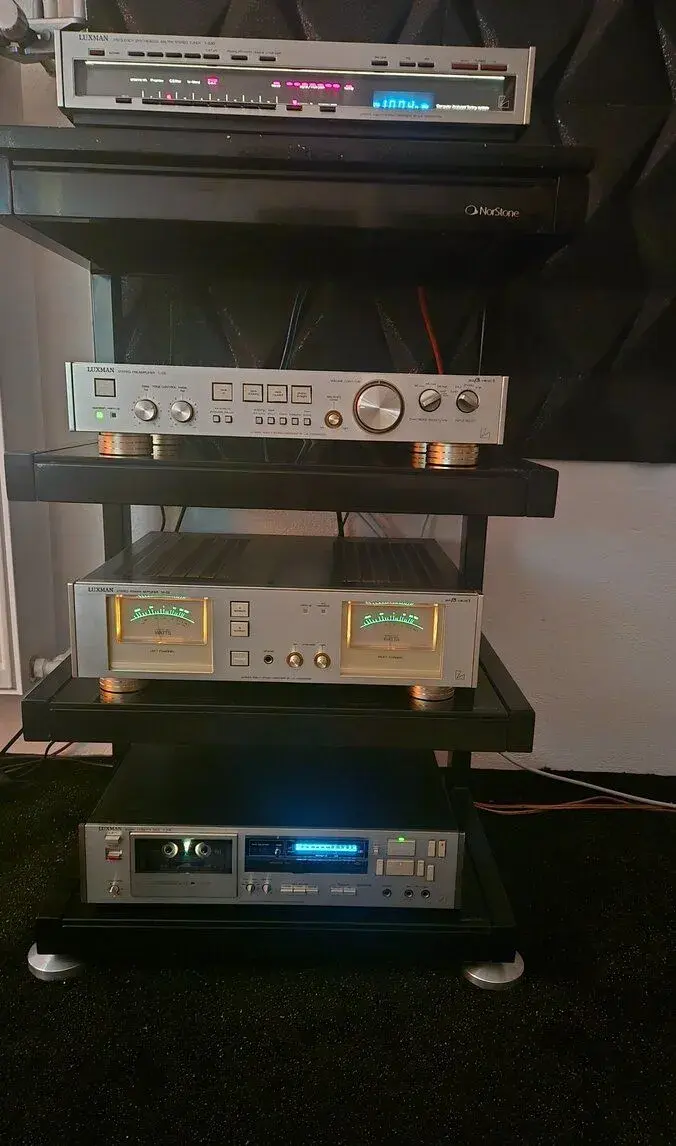 LUXMAN
