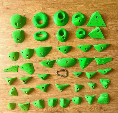 Nové lezecké chyty THEREX Boulder set - 43 kusů