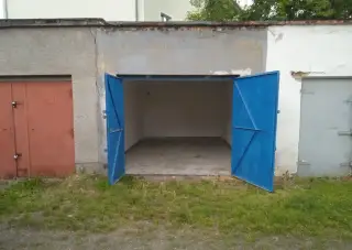 Garáž 23m2 k pronájmu Nájemnická Ostrava Mariánské Hory