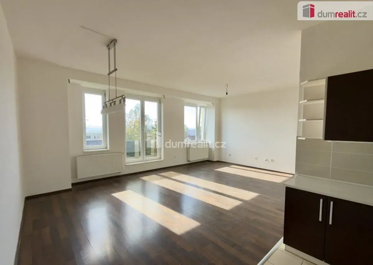 Pronájem bytu, 100 m2, Holubova, Chlumec