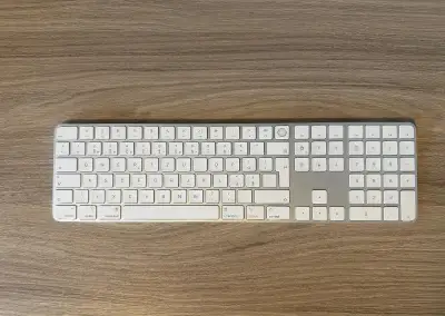 Apple Magic Keyboard s Touch ID CZ