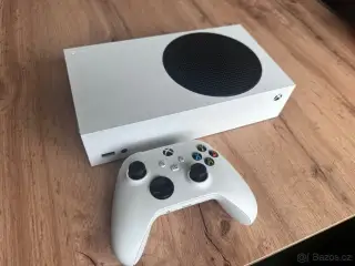 Xbox Series S 512 GB + ovladač