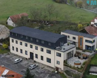 Prodej areálu vhodného k investici, užitná plocha 1 090 m²,