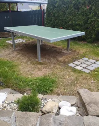 Pingpongový stůl