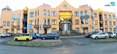 nájem prodejny 40 m2 v přízemí obchodního domu Špalíček v Os