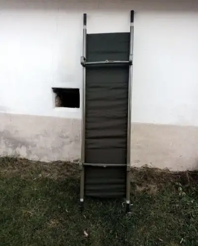 Army lehátko