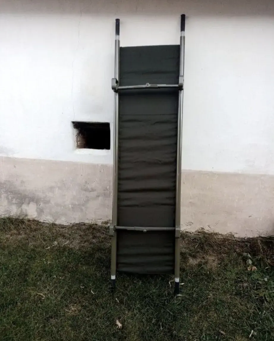 Army lehátko