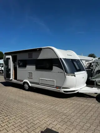 Obytný přívěs Hobby 495 UL de Luxe 1 naj. Pův.ČR