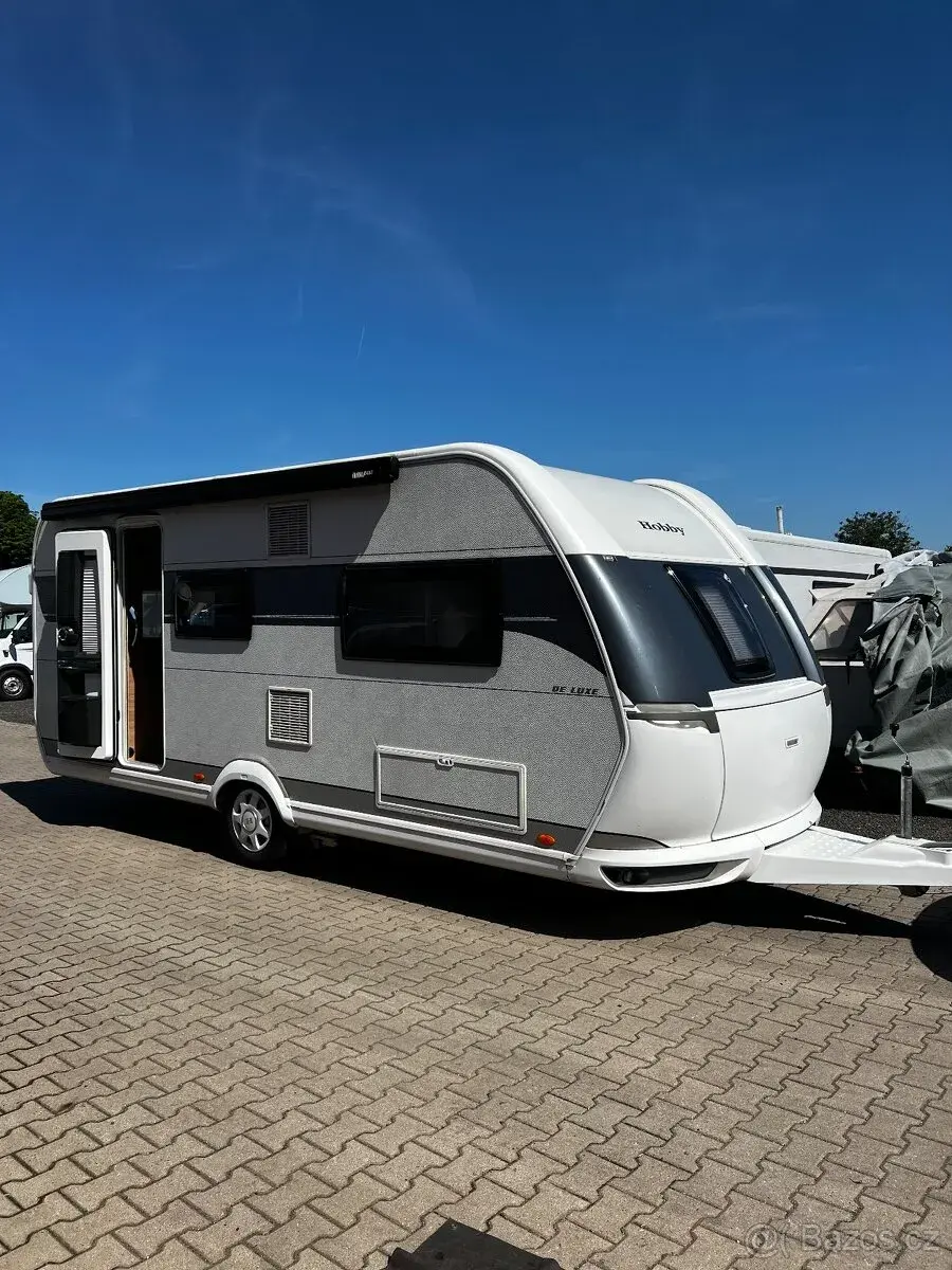 Obytný přívěs Hobby 495 UL de Luxe 1 naj. Pův.ČR