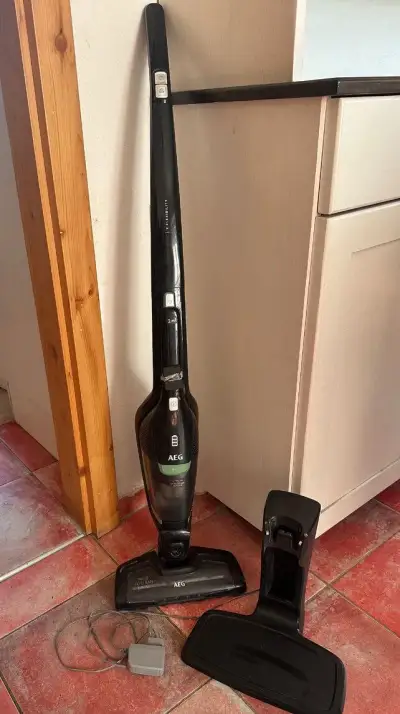 Bezsáčkový vysavač AEG CX7 - funkce 2 v 1