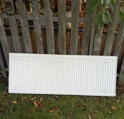 KORADO deskový radiátor typ 22, 160 × 60 cm