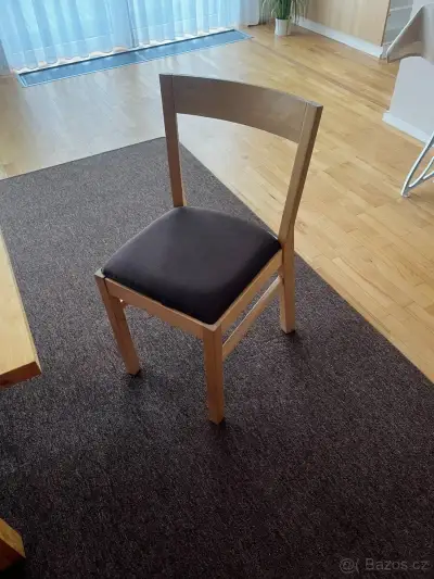 Dřevěná židle