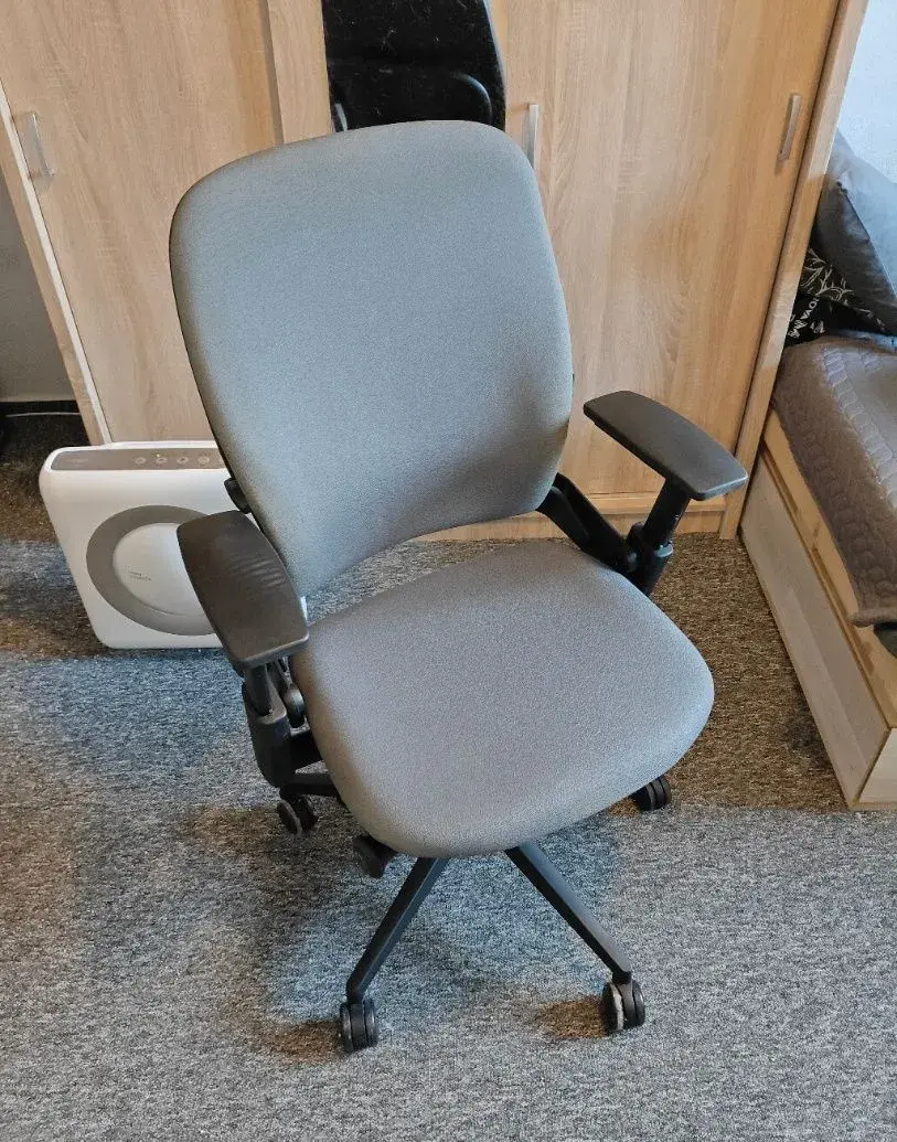 Steelcase Leap v2