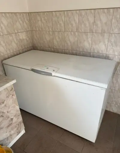 Pultový mrazák ELEKTROLUX - 400l