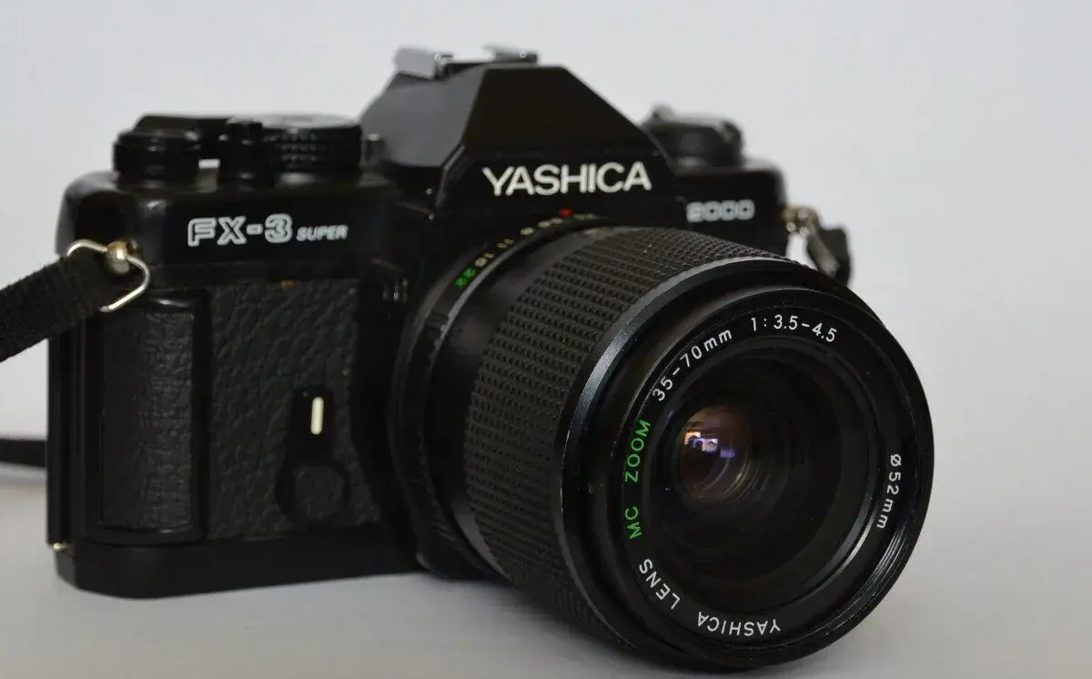 Yashica FX-3 Super 2000