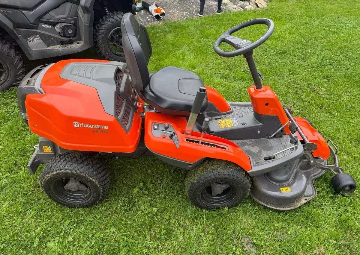 Rider Husqvarna R 214 TC – pouze 6,5 motohodiny, v záruce