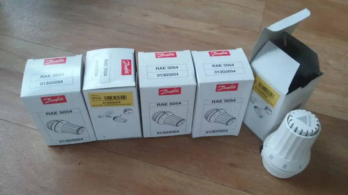 Termostatická hlavice Danfoss RAE5054/013G5054