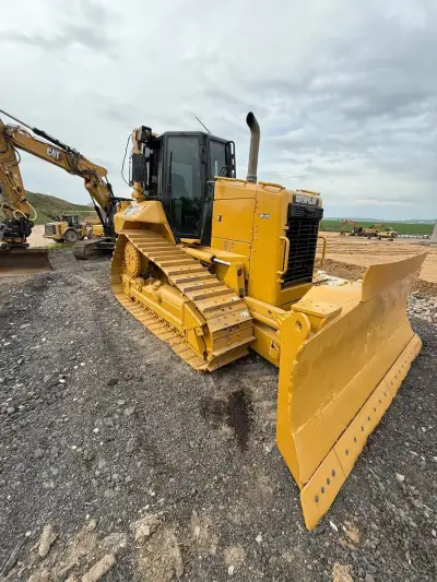 Buldozer CAT D6N XL-TOP STAV-Nový podvozek CENA