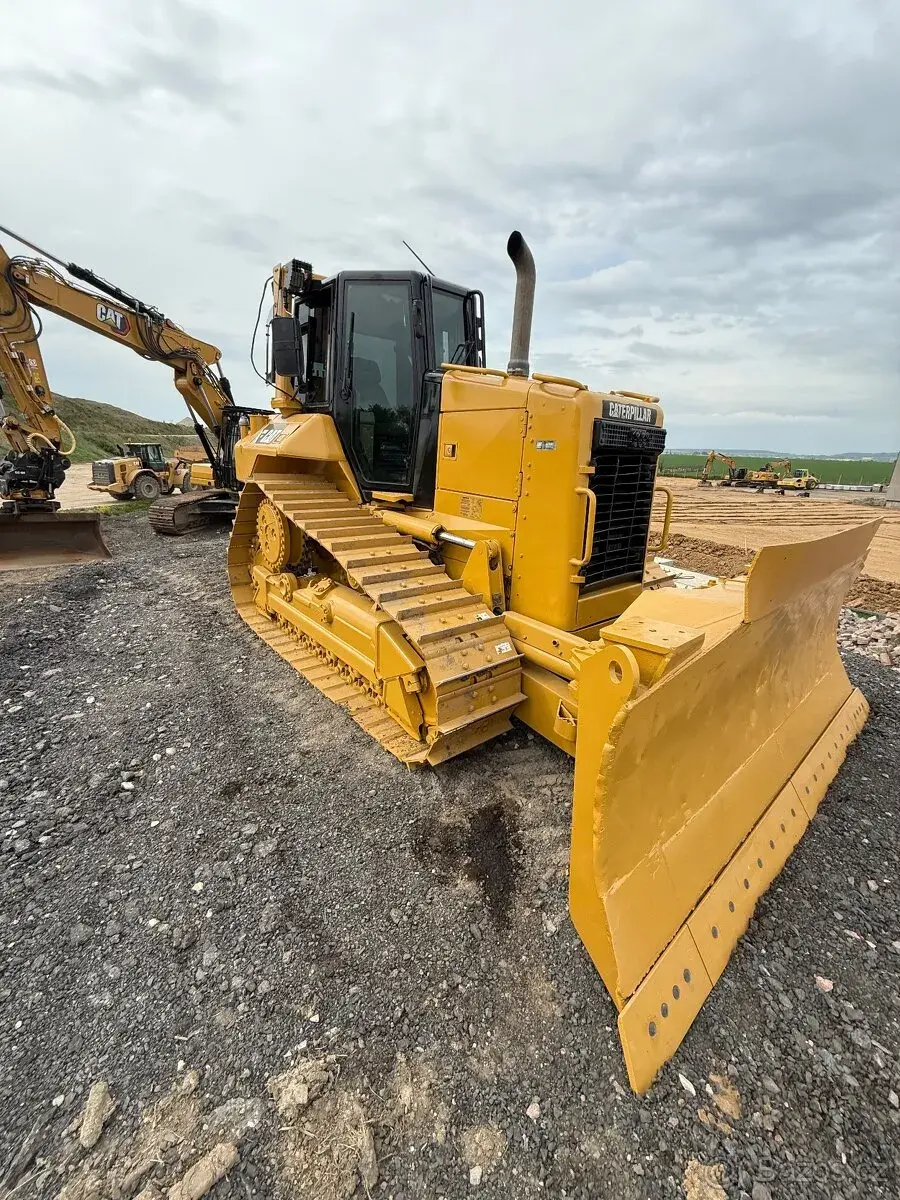 Buldozer CAT D6N XL-TOP STAV-Nový podvozek CENA