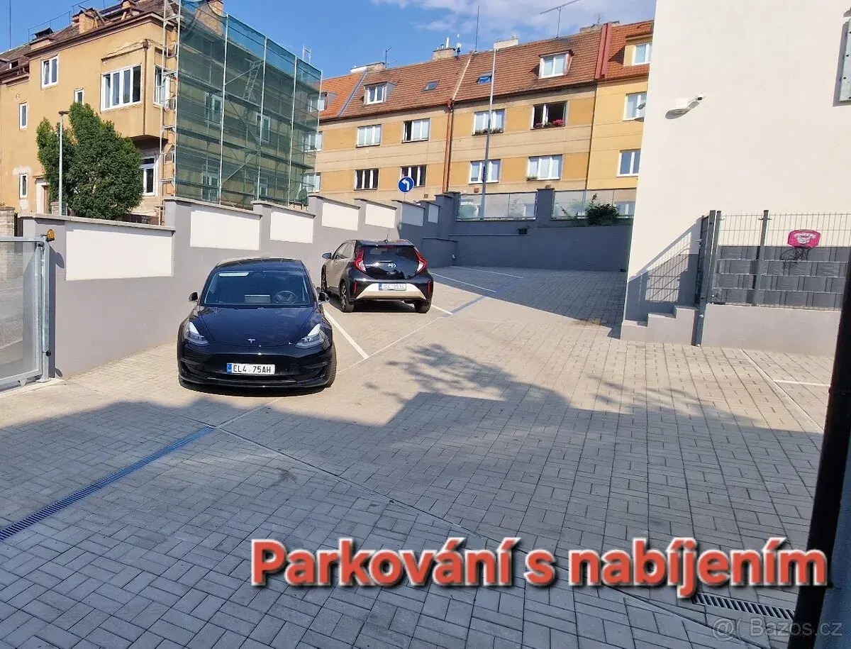 Pronájem, 3x parkovací stání s nabíječkou, Praha 5 - Motol