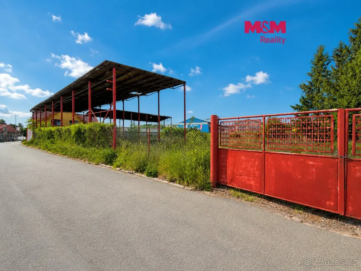 Prodej komerčního pozemku, 3387 m², Slaný