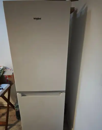 Lednici Whirlpool – jako nová, stále v záruce