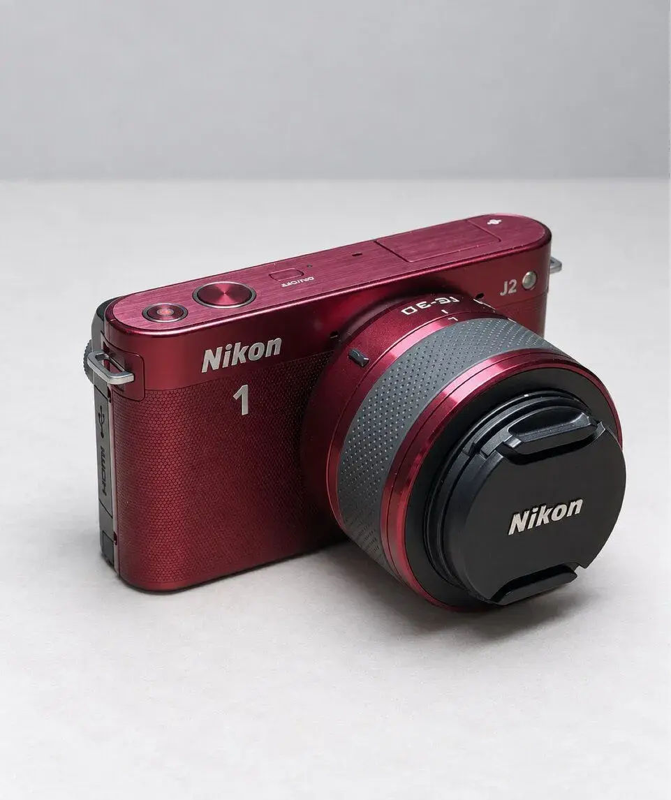 Nikon 1 J2 + objektiv NIKKOR 10–30 mm + příslušenství