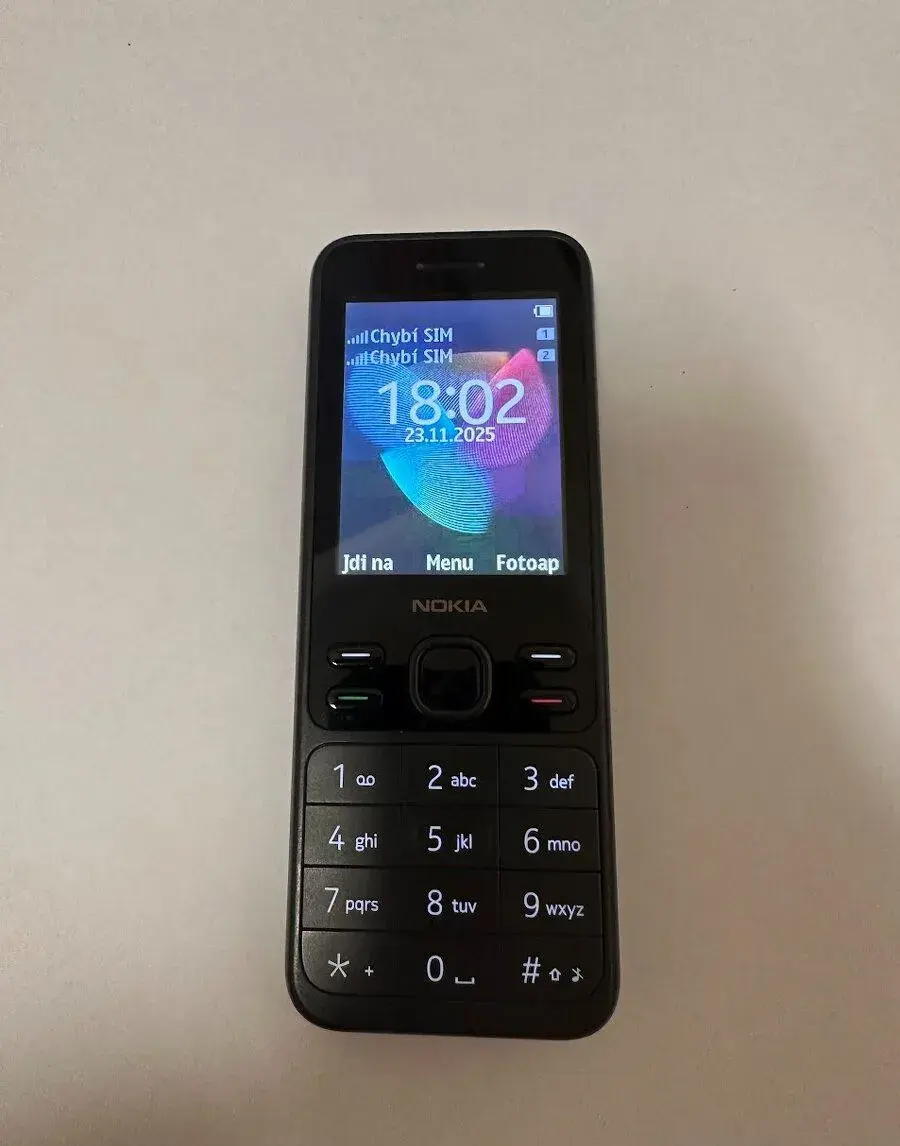 NOKIA 150 na dvě SIM karty plně funkční s baterií