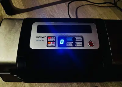 Vakuovačka Maxxo VM PROFI jako nová, kompletní balení + sáčk