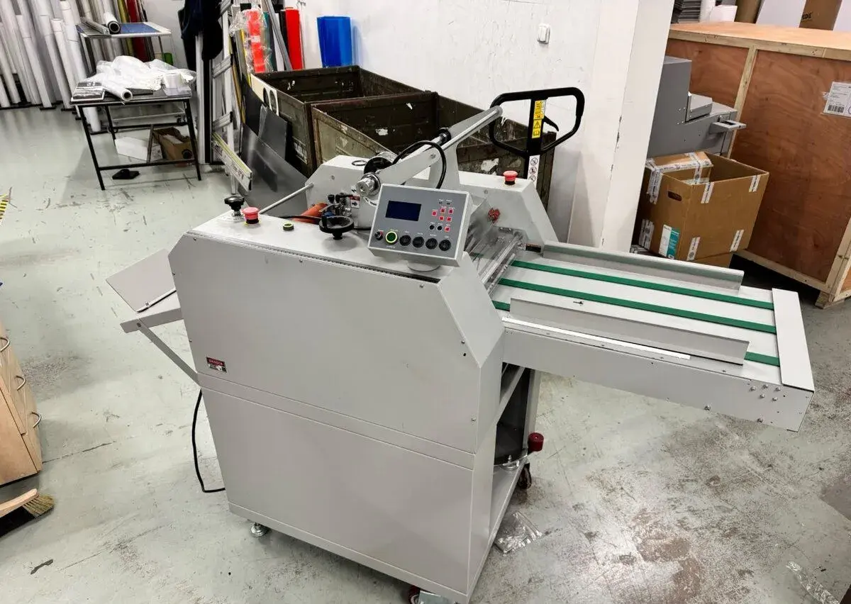 Poloautomatický laminátor SH-380