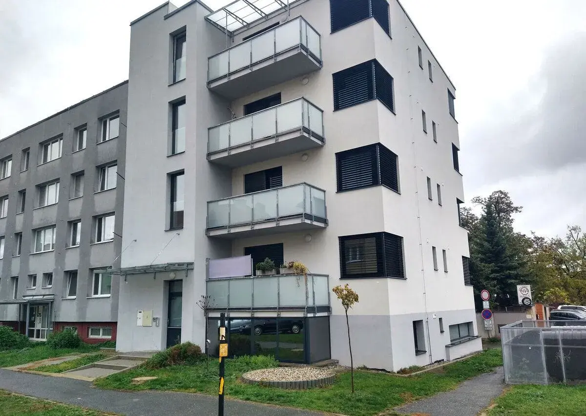 Prakticky řešený prostor v novostavbě vhodný i investici