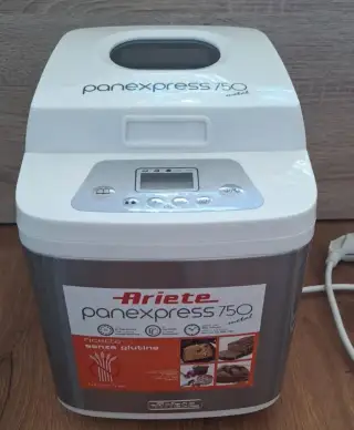 Domácí pekárna Ariete Panexpress 750 – jako nová