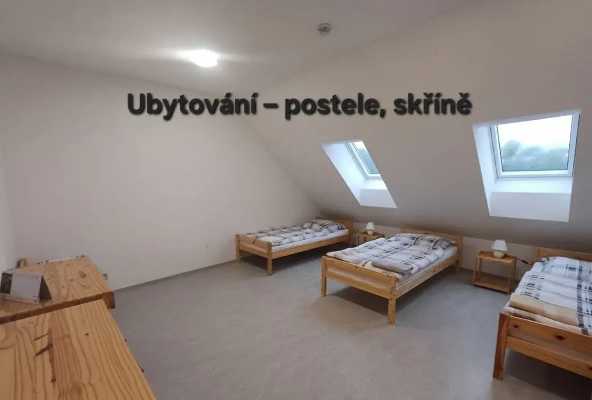Velmi levný pokoj pro firmu (3–4 osoby) + FITNESS – ČB