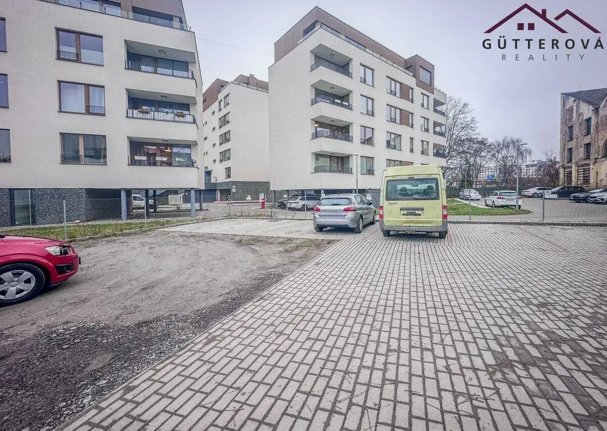Pronájem parkovacích stání, Plzeň - Východní Předměstí