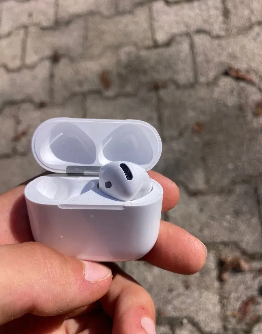 Airpods 4
