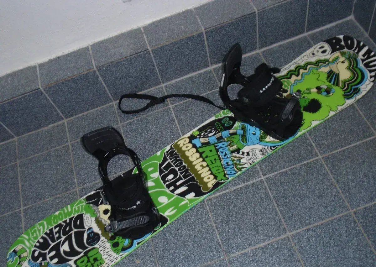 147 CM SNOWBOARD ROSSIGNOL MOON +ELFGEN VÁZÁNÍ