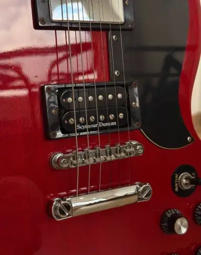 Epiphone SG Standard, Seymour Duncan, pevný kufr