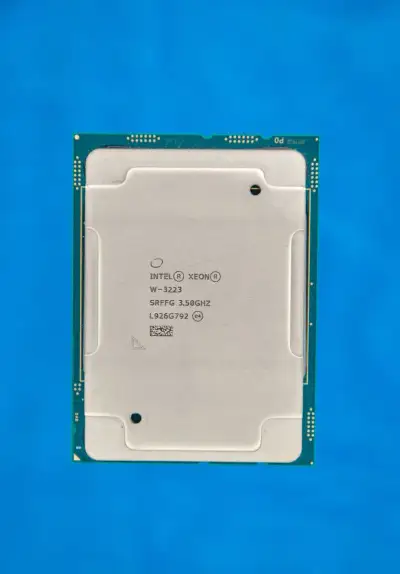 INTEL XEON W3223 8 Core 3,5 GHz SRFFG - Mac Pro 7,1 (č.1)