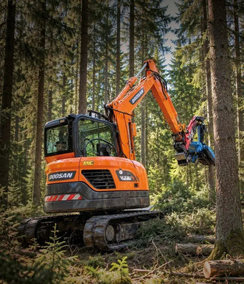 Bagr – harvestor – probírkový harvestor DEVELON DX62 + KETO