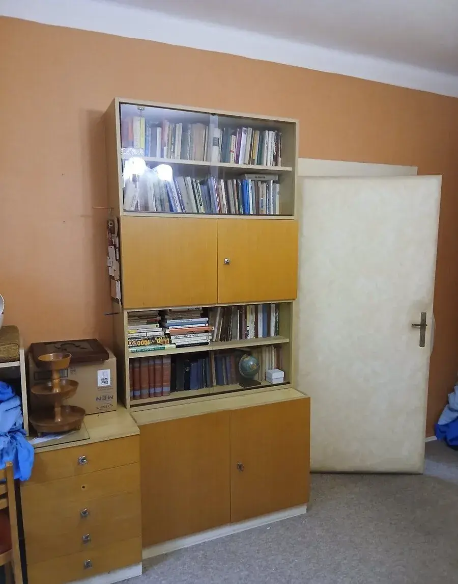 Knihovna se skříňkou - za odvoz