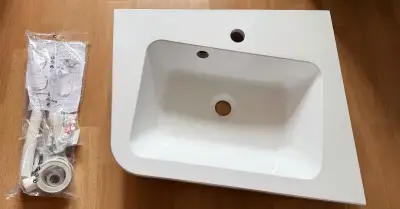 RAVAK rohové umyvadlo Pravé,litý mramor,šíře 55cm