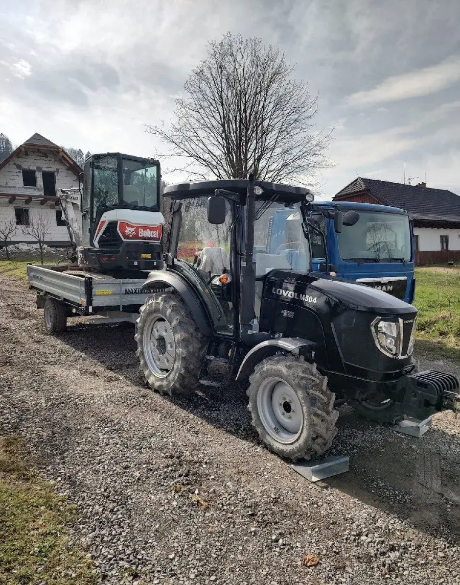 Bagr, zemní práce. pařezy