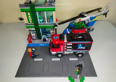 Lego City set 60317