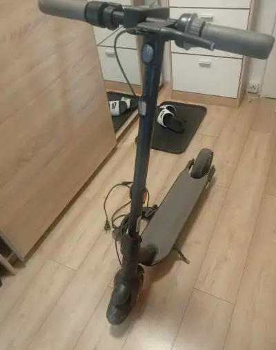 Koloběžku ninebot Cena je pevná. Je potřeba vyměnit z