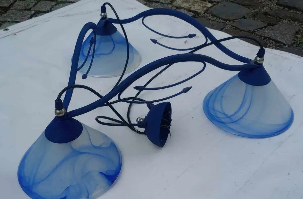Lustr z modrého designového skla
