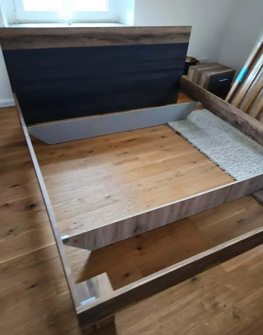 Moc pěknou postel 180x200 komplet 2999,-