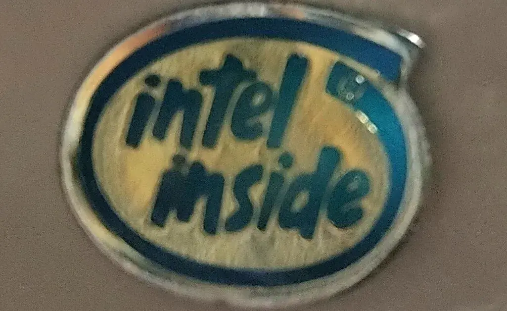 Retro odznak INTEL INSIDE z 90. let
