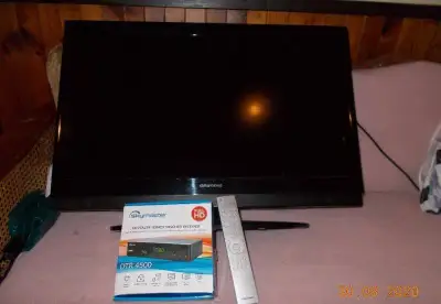 TV Grundig uhl. 80 cm
