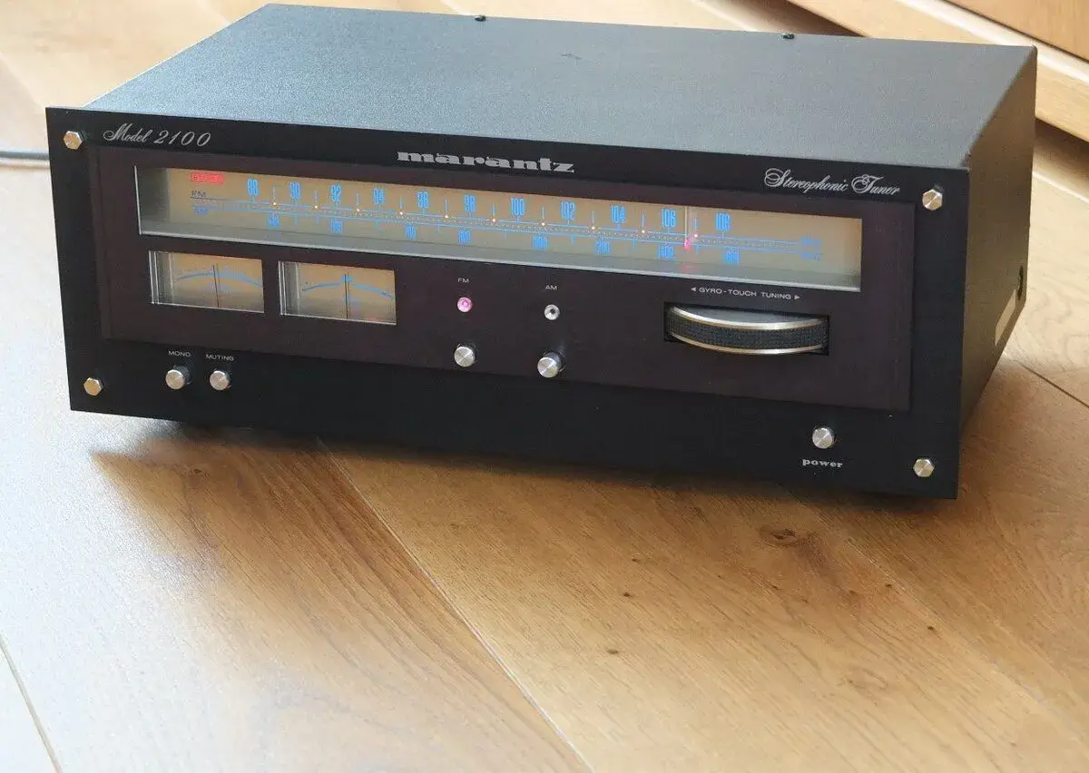 MARANTZ 2100 Black Stereo tuner FM/AM (1978-1980)